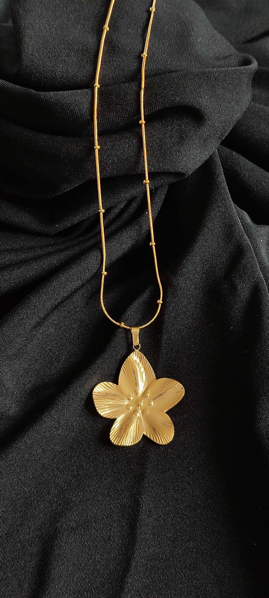 Collier Camélia